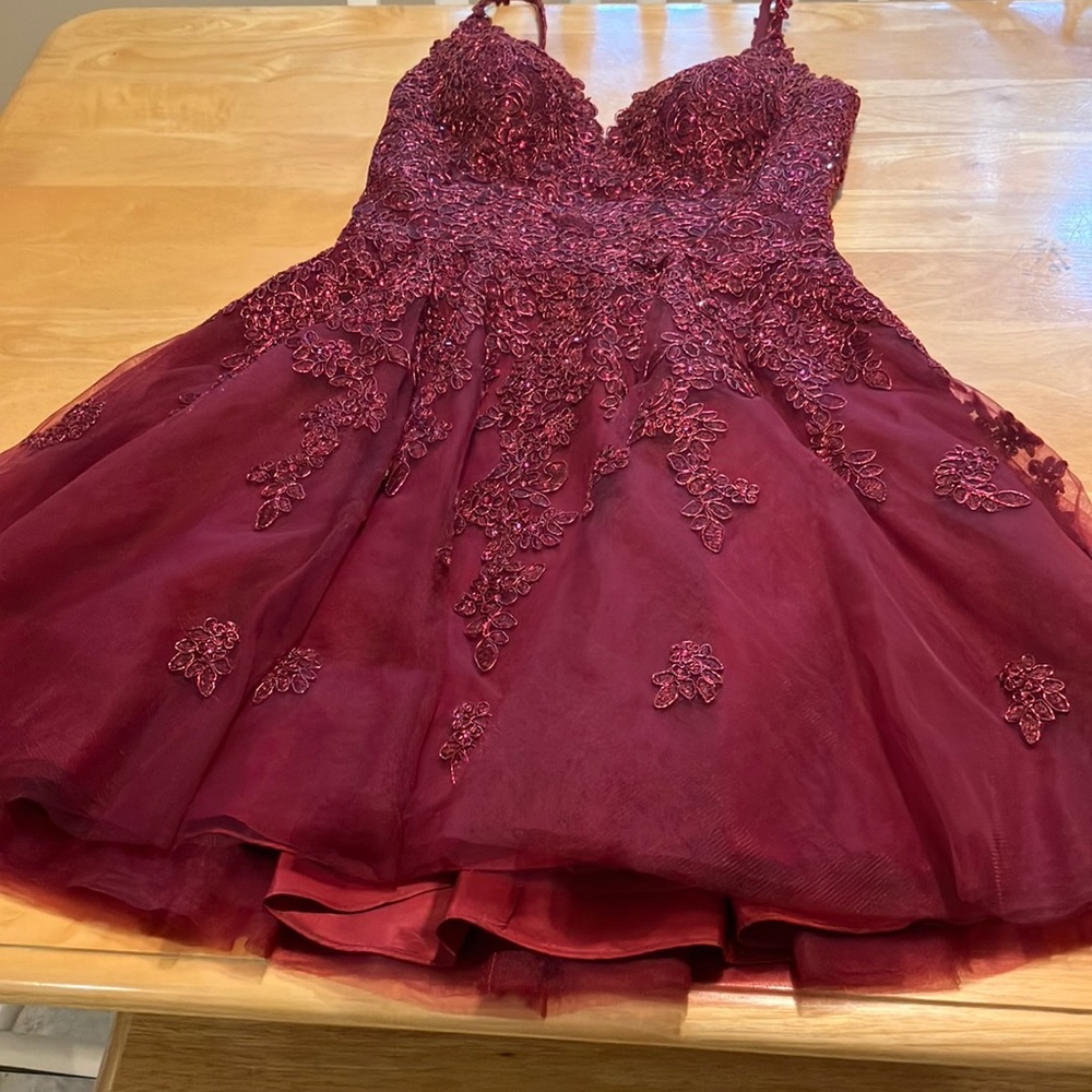 Beautiful Sherry Hill short dress.  Size 6